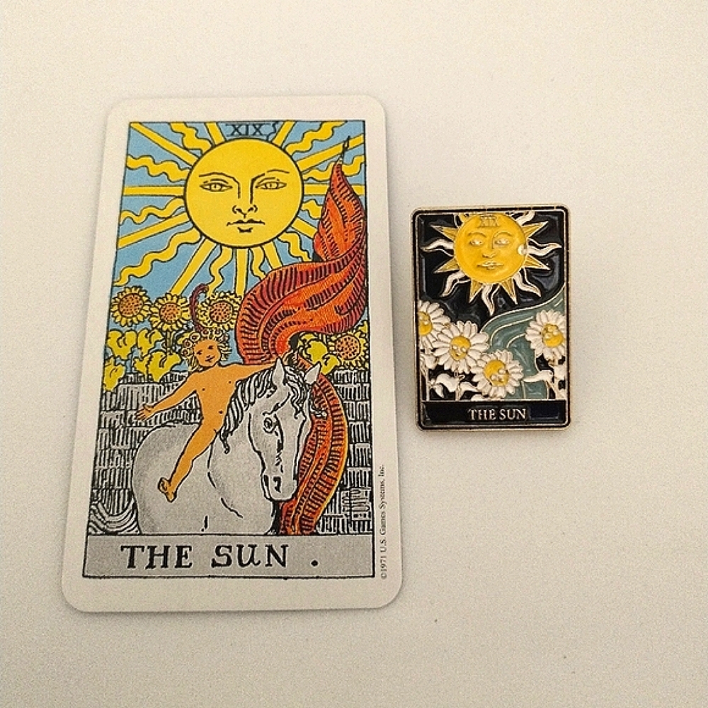 🧁 3/$30 The Sun Tarot Card Enamel Pin NEW
